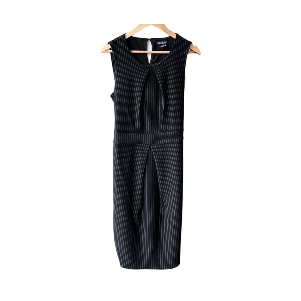 City Chic Dress Sheath Black Pinstripe Sleeveless Pleated Business Size 16